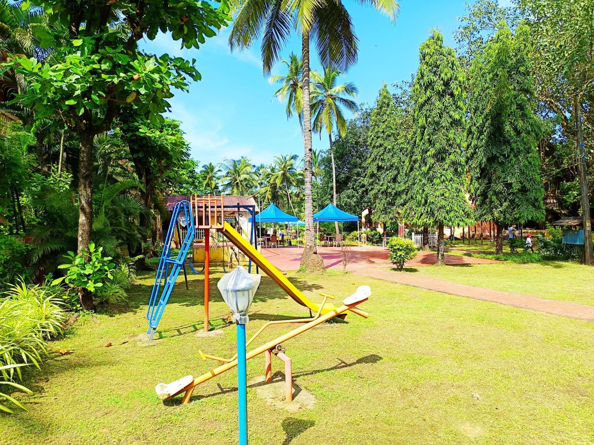 Carina Beach Resort Benaulim Exteriör bild