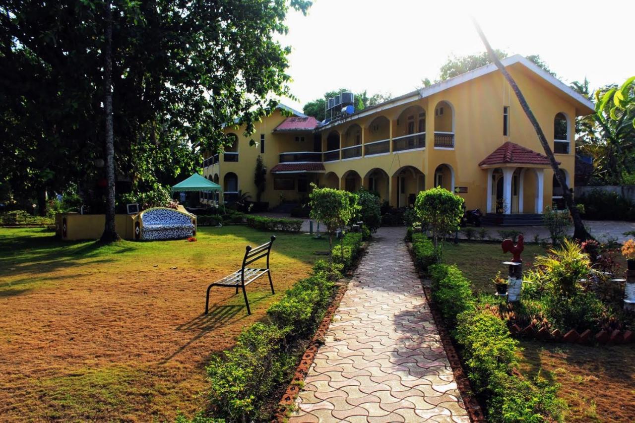 Carina Beach Resort Benaulim Exteriör bild